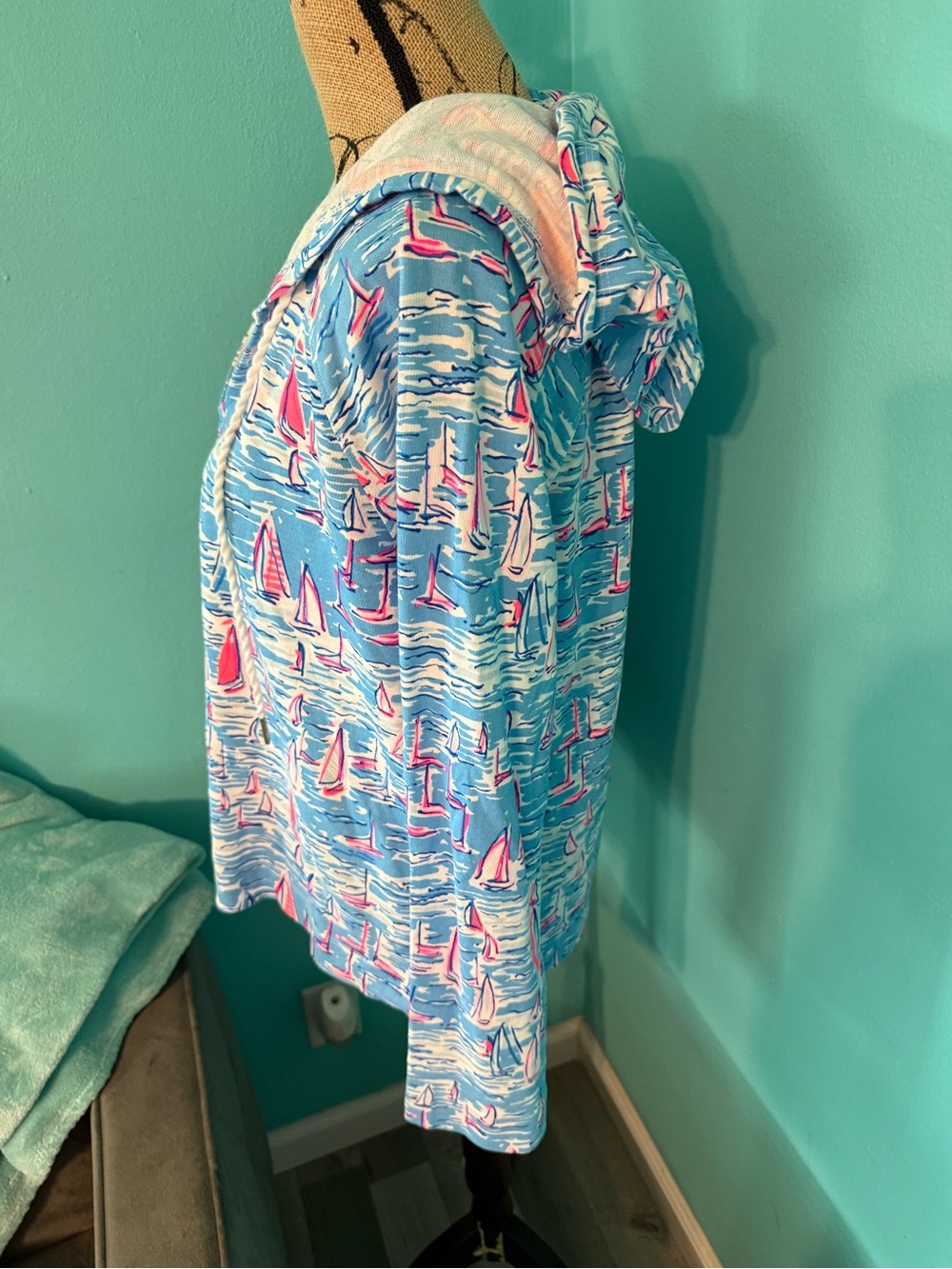 NWT Women’s Lilly Pulitzer Kiawah Hoodie in Zanzibar Blue Size Large - Picture 3 of 9